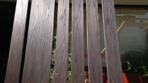 【東京都大田区】植木屋の焼き杉による木製フェンス設置、美しい仕上がり